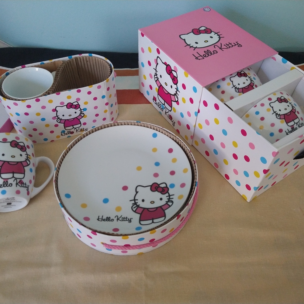 Hello Kitty china set - 4 plates, 2 bowls, 2 mugs